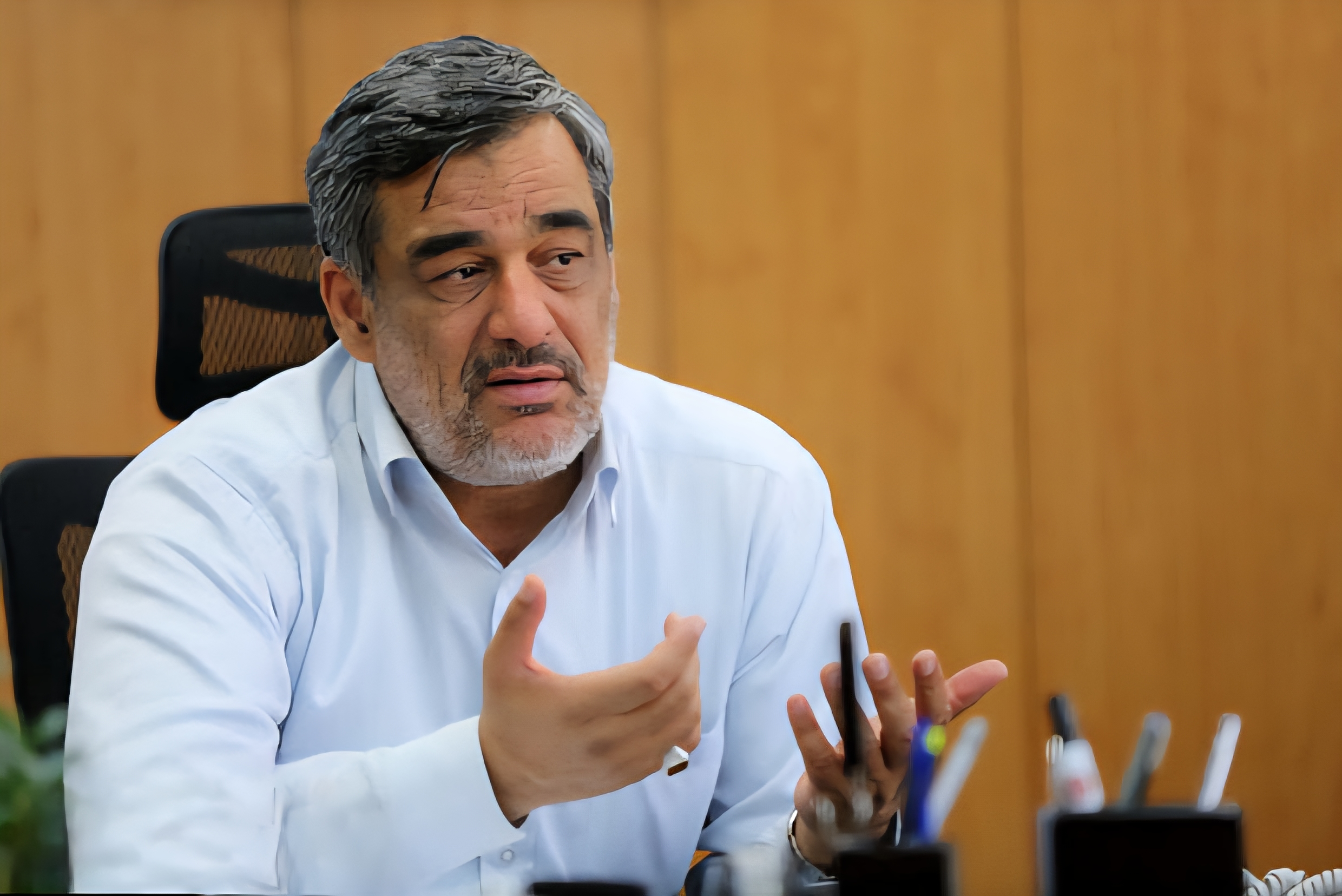 اجرای حکم انفصال از خدمت مدیرعامل شرکت نفت موقتا متوقف شد