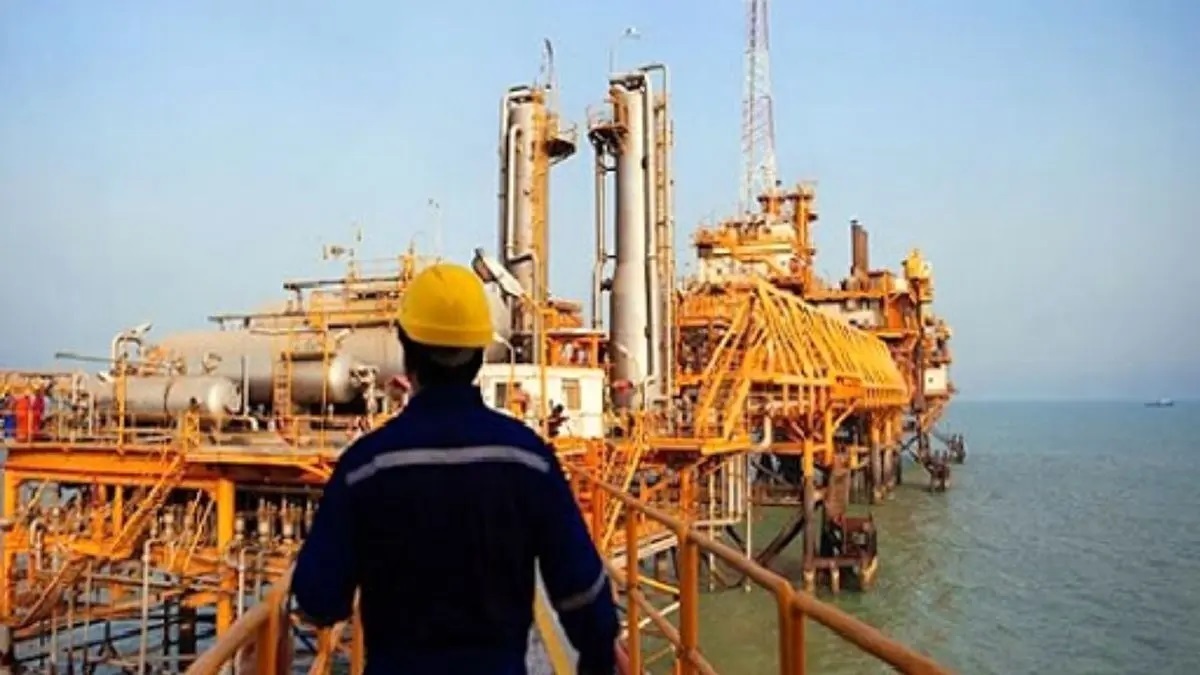 مغایرت انتظارات کارکنان صنعت نفت با اقدامات مدیریتی/ بحران اعتماد در حوزه معیشت