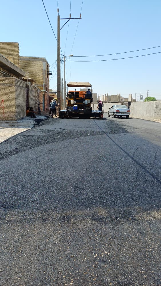 به همت پالایشگاه آبادان و برای آبادان  انجام شد؛ اجرای روکش آسفالت کوی علوانیه آبادان 