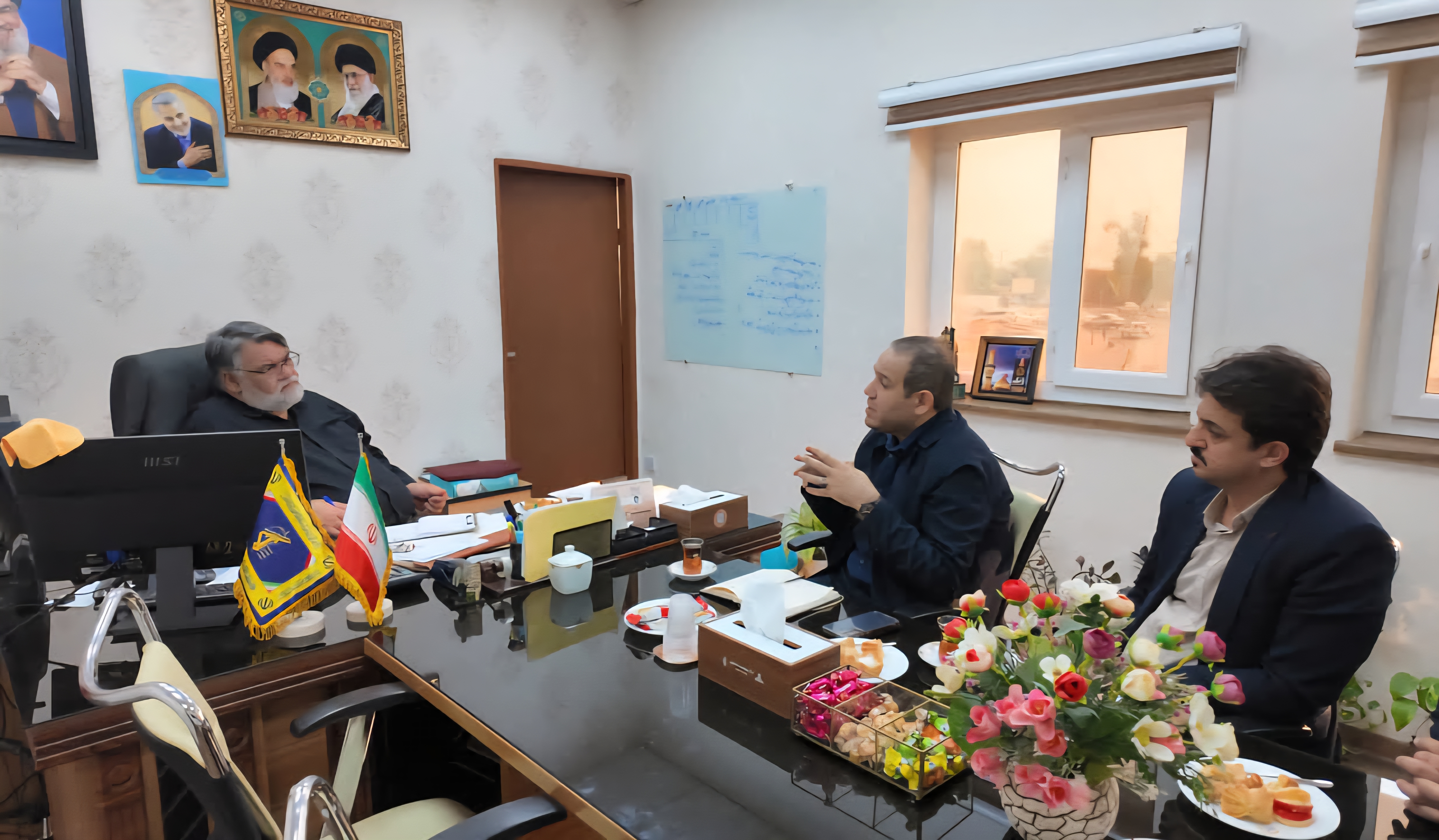 نشست مسئولان رسانه تخصصی «همکارنفتی» با فرمانده بسیج شهید تندگویان  وزارت نفت (جنوب)؛ هم‌افزایی جهادی در مسیر شفافیت و جهاد تبیین 